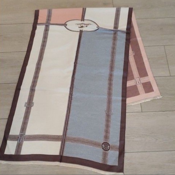 NWOT! HUGE Cashmere Blend Horse Scarf/ Shawl - Picture 5 of 7